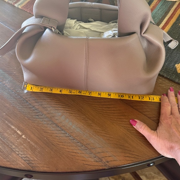 Elegant Taupe Handbag - Picture 11 of 13